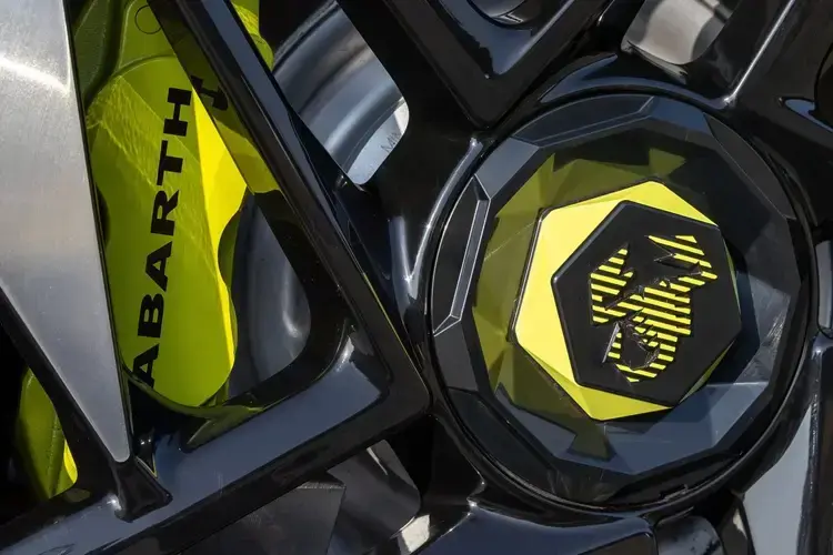 Abarth 600 175kW 54kWh 5dr Auto