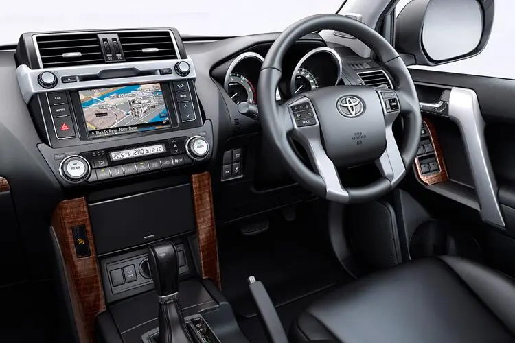 Toyota Land Cruiser 2.8 D-4D 204 Invincible 5dr Auto [7 Seat]