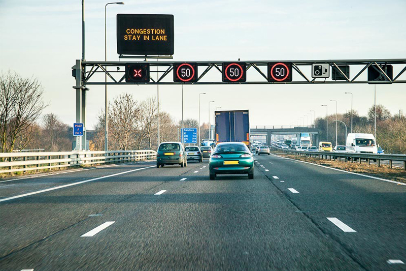 How to drive on a smart motorway