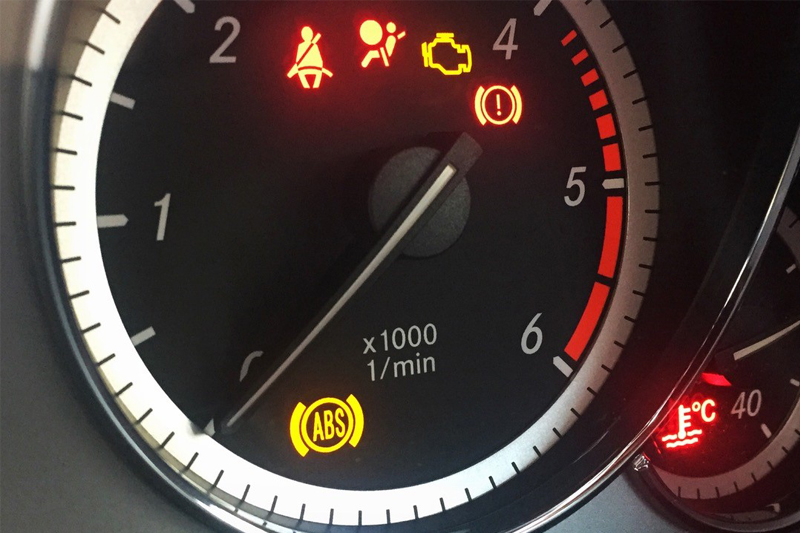 Understanding dashboard warning lights